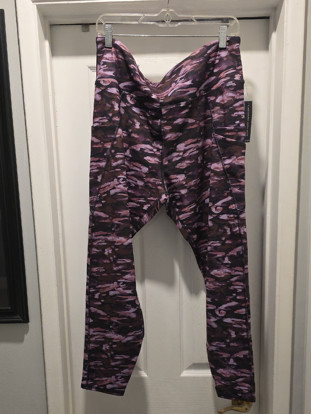 Tahari Purple and Black Printed Active Leggings